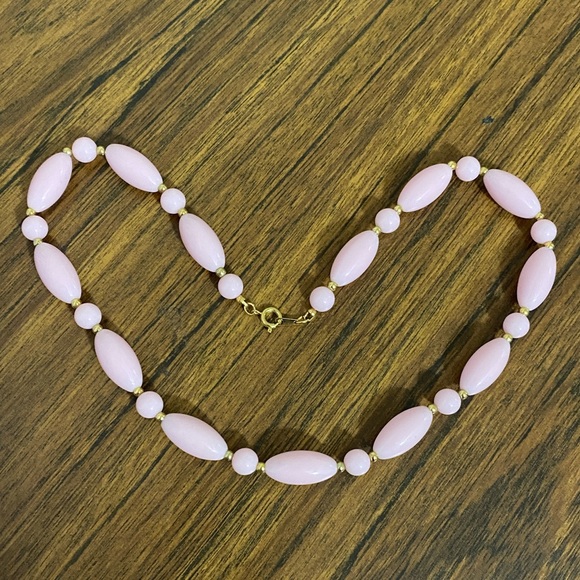 Elegant Pink and Gold Beaded Necklace - Picture 3 of 8